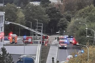 Hasiči zasahují v onkocentru na Homolce, přistavili evakuační autobus - Novinky